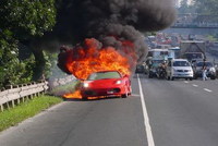 Ferrari F430 ardiendo: este coche da miedo
