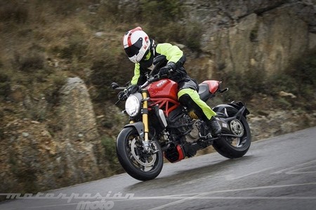 Ducati Monster 1200 S