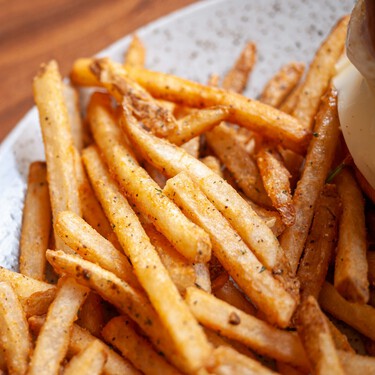 Si eres la única persona sin una freidora de aire en casa, este es el mejor momento para comprarla: cinco modelos en oferta en el Black Friday 