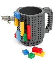 ¿Es una taza? ¿Es un juguete? Build-On Brick Mug