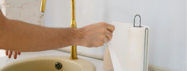 Los profesionales de limpieza están acuerdo: el papel de cocina es clave para que no se vean las pasadas de bayeta en la vitrocerámica 