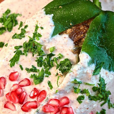 Vips, Toks, Sanborns o El Portón: dónde comer el chile en nogada más económico 2025