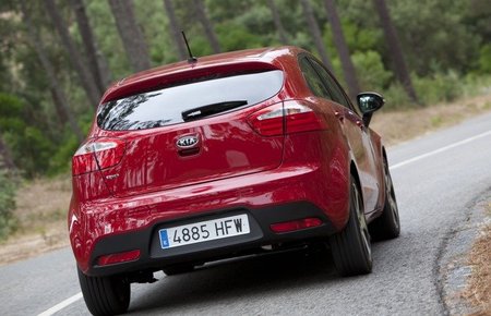 KIA-Rio-2011-5