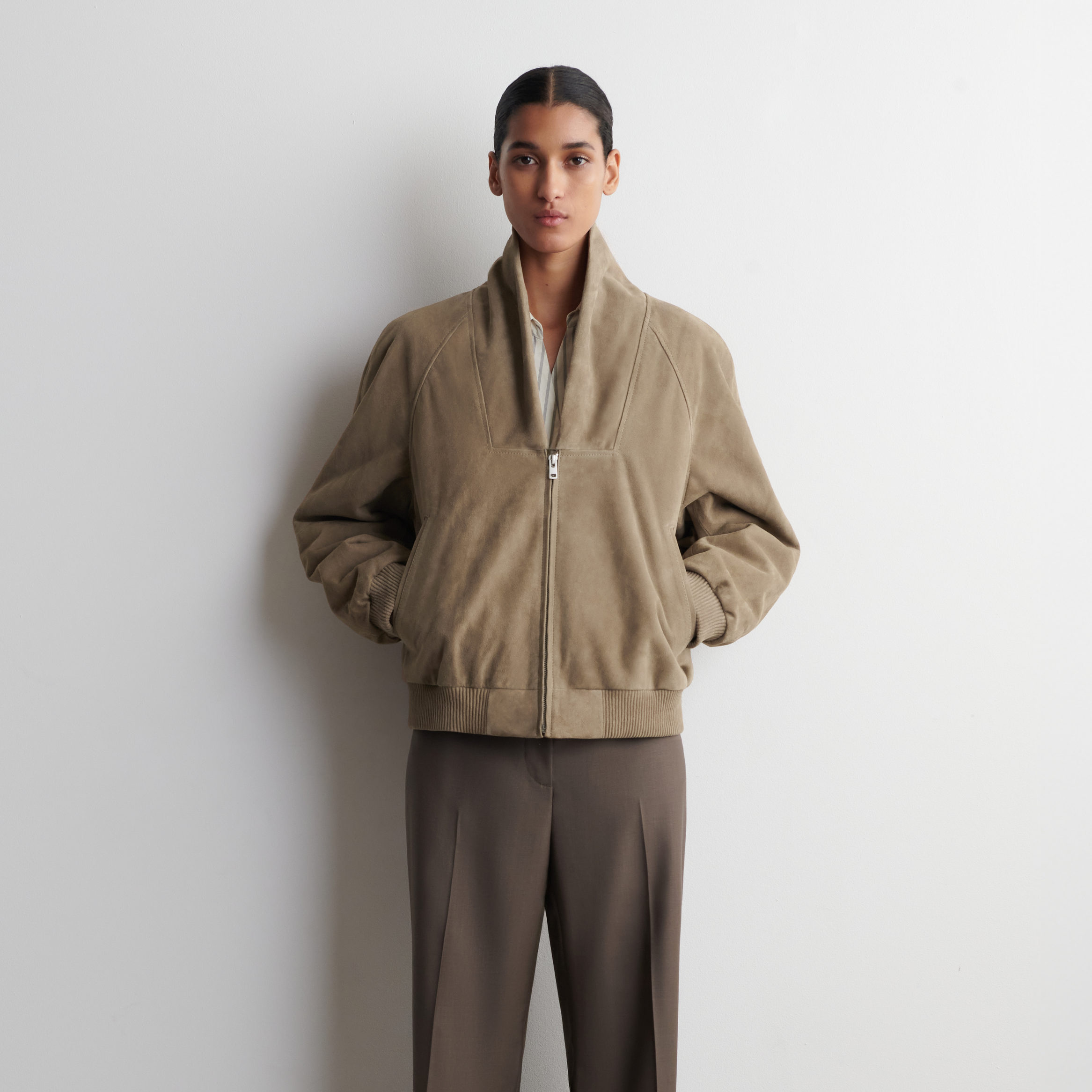 CAZADORA BOMBER ANTE CUELLO CHAL