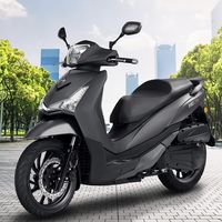 El SYM HD 300 quiere quitar el reino de las ruedas altas al Honda SH300i con un precio de 4.499 euros