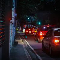Não é capricho de design, mas questão de economia: o motivo pelo qual as setas dos carros americanos são vermelhas e não alaranjadas 