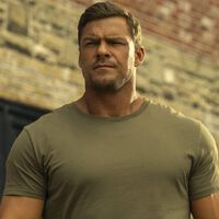 Alan Ritchson está cerca de protagonizar la película de acción real de Helldivers tras la salida de Jason Momoa 