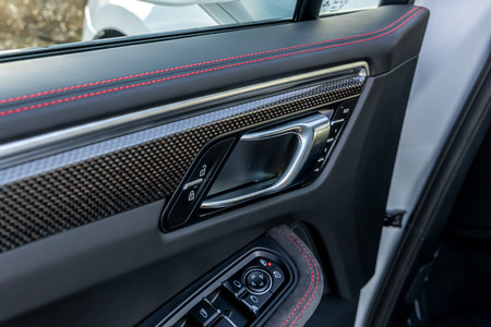 Porsche Macan GTS 2020 molduras interiores