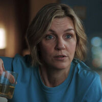 Rhea Seehorn se quita la espinita por 'Better Call Saul' y al fin gana su primer Emmy por 'Pluribus'
