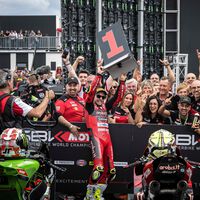 Álvaro Bautista ganó contra todos en Most, remató el título y lanza un dardo: "Los pilotos con más peso iban mejor aquí" 