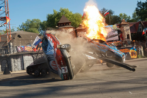 Así se preparan un coche y un conductor para las escenas de más riesgo en una película de acción como 'Fast & Furious'