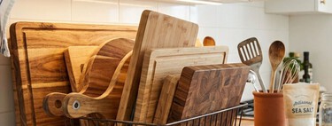 No las apiles: el truco para organizar tus tablas de picar y evitar humedad, rayaduras y malos olores
 