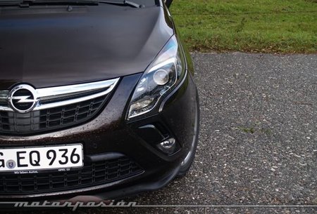 Opel-Zafira-Tourer-02