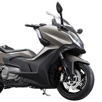 KYMCO AK 550 ST: un maxiscooter que aspira a ser sport-turismo, con 51 CV, más equipamiento y seguridad