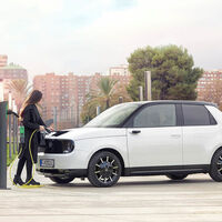 Honda reconoce que no podrá dejar de vender coches de gasolina antes de 2040, pero promete una batería de estado sólido en 2025