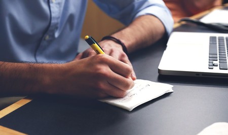 Ya se cocina en Microsoft la llegada del soporte para añadir imágenes en los recordatorios en Sticky Notes