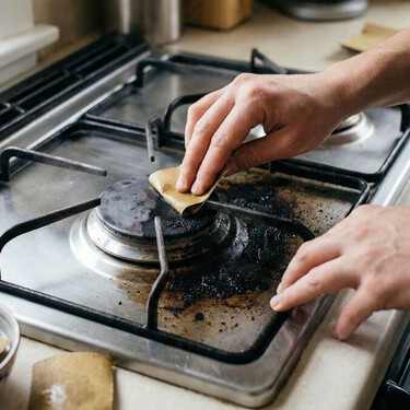 El secreto de la abuela para limpiar los quemadores sin agua ni vinagre: pídelo así en la ferretería