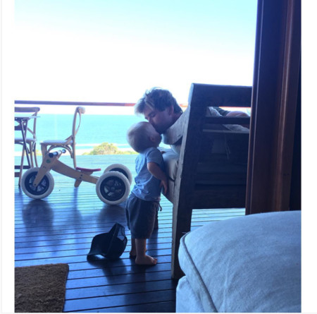 Elsa se derrite de amor con Chris Hemsworth. Nosotros más