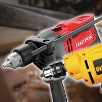 Los fans de DeWalt y Craftsman debaten por cuál es la mejor marca de herramientas. No saben que pertenecen a la misma empresa