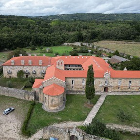 Son las últimas monjas de la Ribeira Sacra y elaboran en su monasterio románico unos “dulces divinos” únicos en España 