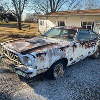 ¡Un auténtico hallazgo! Encuentran un Mustang Cobra con casi 30 años de abandono