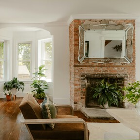 JYSK liquida este sillón de estilo británico ideal para salones elegantes o dormitorios pequeños 