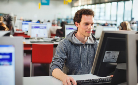 Informática sigue siendo una de las carreras con más abandono: intentando entender los posibles motivos 