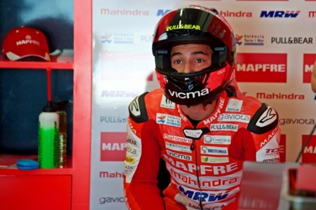 Juanfran Guevara se va de Jerez con la clavícula rota gracias a Karel Hanika