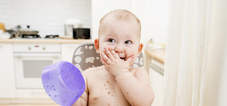 Bebés alimentados con leche materna aceptan mejor nuevos alimentos