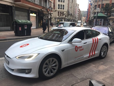 Ya hay un Tesla Model S convertido en taxi en España y es todo un 75D