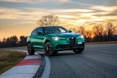 El Alfa Romeo Stelvio Quadrifoglio se renueva: el SUV más picante con 510 CV, nuevos colores y asistencias a la conducción