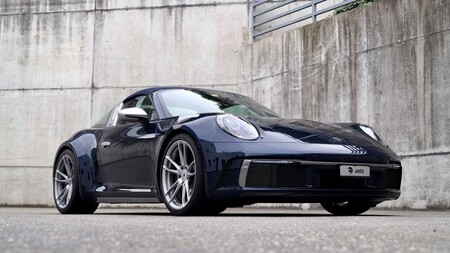 Este Porsche 911 Targa firmado por Ares Design quiere demostrar que no todos los 'Nueveonce' son iguales