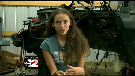 Una niña restaura un Pontiac Fiero del 86, que espera tener listo para su 16º cumpleaños