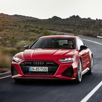 Audi RS 7 Sportback: 600 CV y más músculo para una berlina deportiva que se pasa a la hibridación suave