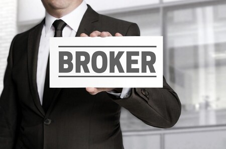 Los mejores brókers para invertir desde España en varias bolsas del mundo: comparamos sus comisiones