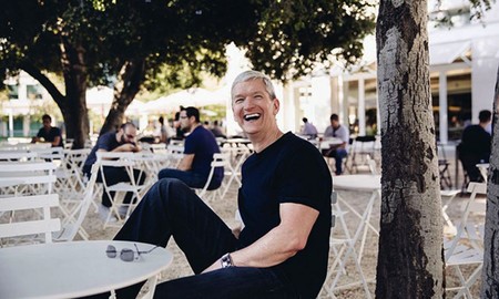 Nuevo récord benéfico, 688.999 dólares por comer con Tim Cook y visitar el Apple Park