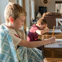 En Galicia unos padres sacaron a su hijo de la escuela para educarlo en casa. Ahora están condenados por un motivo peculiar