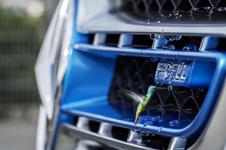 Una nueva solución para un coche de hidrógeno más ecológico: oro, platino, cromo... y agua del mar