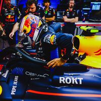 "El futuro nunca se sabe". Sergio Pérez ha desmentido los rumores sobre su retirada de la F1, pero Red Bull insiste en retirarle 