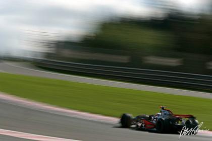 Volando por Eau Rouge