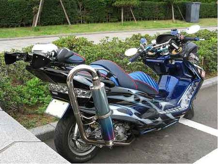 Multa de 8.200 euros por ir a escape libre