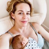 La actriz María Adánez reivindica la importancia de los cursos postparto tras convertirse en madre: ¿cómo nos pueden ayudar?