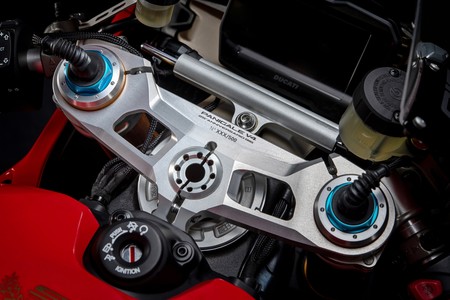 Ducati Panigale V4 Carl Fogarty 1