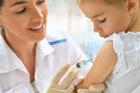 Las campañas antivacunas propician el mayor brote de sarampión en décadas en Rumanía