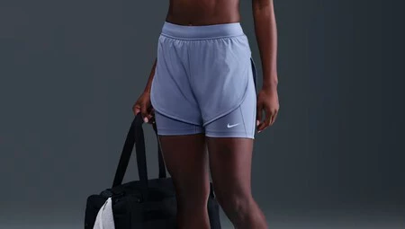 Nike Universa