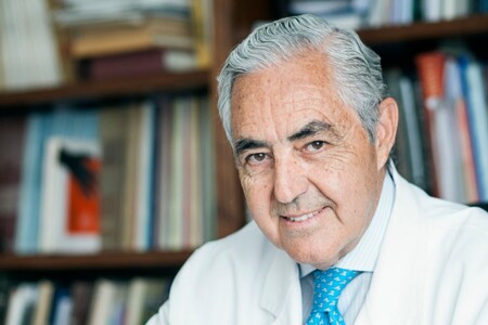 Doctor Antonio de la Fuente, Queen Letizia's surgeon