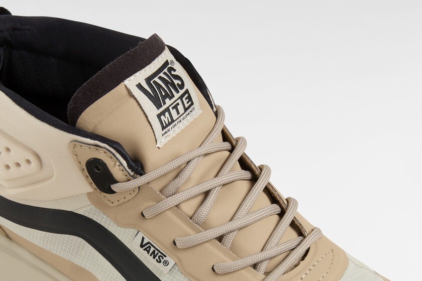Estas zapatillas de VANS son todo terreno, impermeables y cómodas como para dejarlas ir ahora que están a mitad de precio