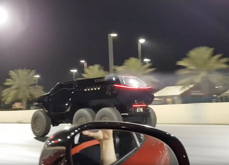Devel Sixty, ese tanque de seis ruedas que acelera más fuerte que un Mercedes-AMG GT S en este vídeo