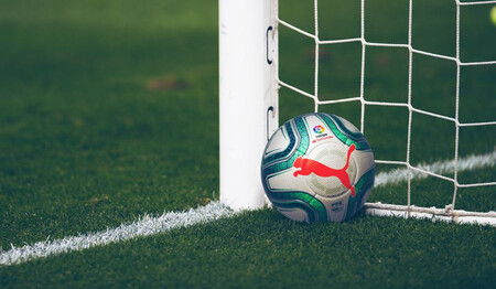 Posibles acuerdos, subidas de precios y más incógnitas que nos deja la adjudicación de derechos de LaLiga a Movistar y DAZN