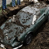 A bizarra história da Ferrari encontrada enterrada em um jardim em 1978 